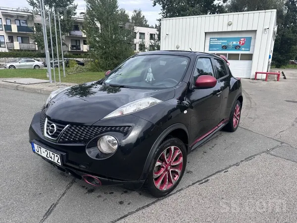 Nissan Pardodam auto sakara ar auto maiņu. Auto laba tehn