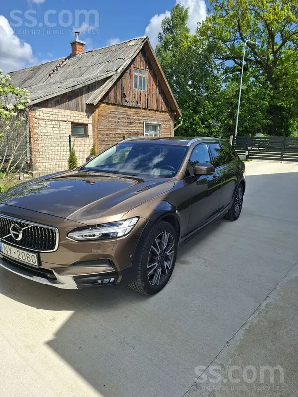 Volvo Pārdodu Volvo V90 Cross Country. Komplektā ziemas 