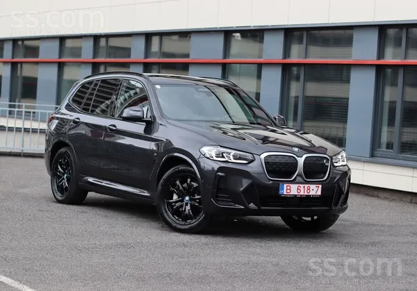 BMW Pieejams atbalsts. Ar garantija. BMW iX3 M Sport 8