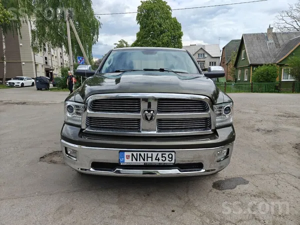 Dodge Pardodu auto lieliska stavokli, nav isrusejis, cie