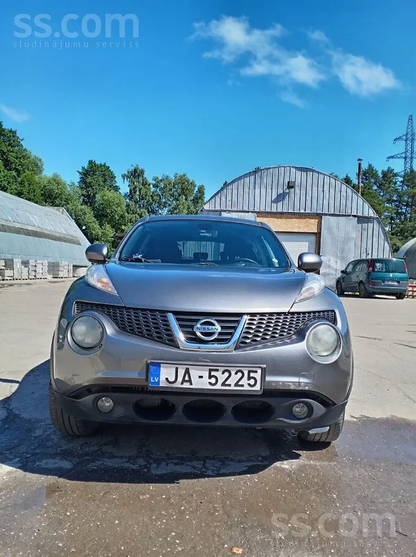 Nissan 2 īpašnieks. Reta komplektācija ar manuāli pieslēd