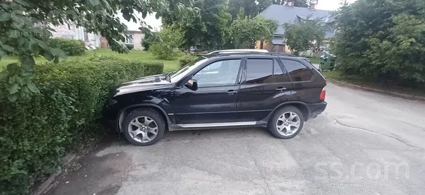 BMW Pārdodu BMW x5 pec krusas, vizuāli samocīts, bet b