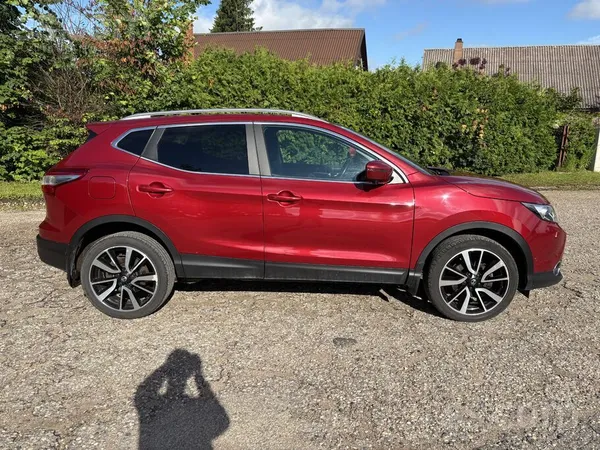 Nissan Pārdodu ļoti ekonomisku ģimenes auto.