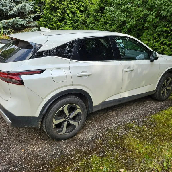 Nissan Pārdod trešās paaudzes Nissan Qashqai J12, 1.3 l b