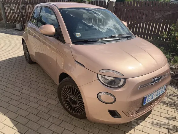Pārdodu ļoti koptu un ekonomisku Fiat 500e Action elektroauto. Auto iegādāts