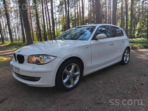 BMW Pārdodu Bmw 118d 2009g balta perle Navigation 6 at