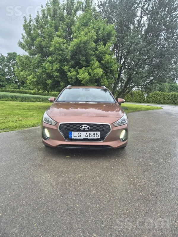 Hyundai Uzņēmums pārdod Hyundai i30, kas ir: