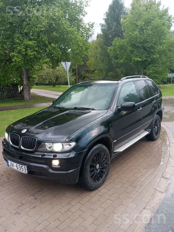 BMW 2003g. decembris, Facelift, melns uz melna, uz ska