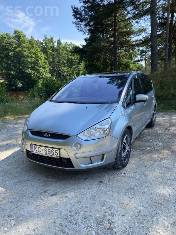 Ford s max. Tehniski un vizuāli labā stāvoklī. Ir 7 sēdvietas, videoreģistra