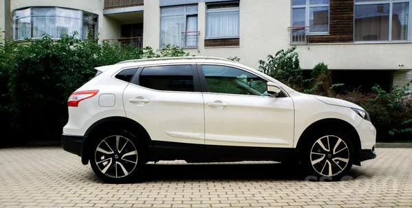 Nissan Pārdodu Nissan Qashqai 1.2 Dig-T Automāts – teicam