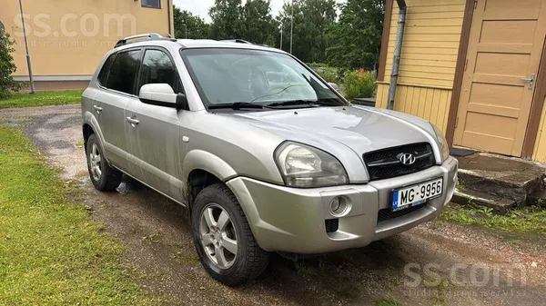 Hyundai Automašīna ir uz gājiena, gatava lietošanai uzreiz