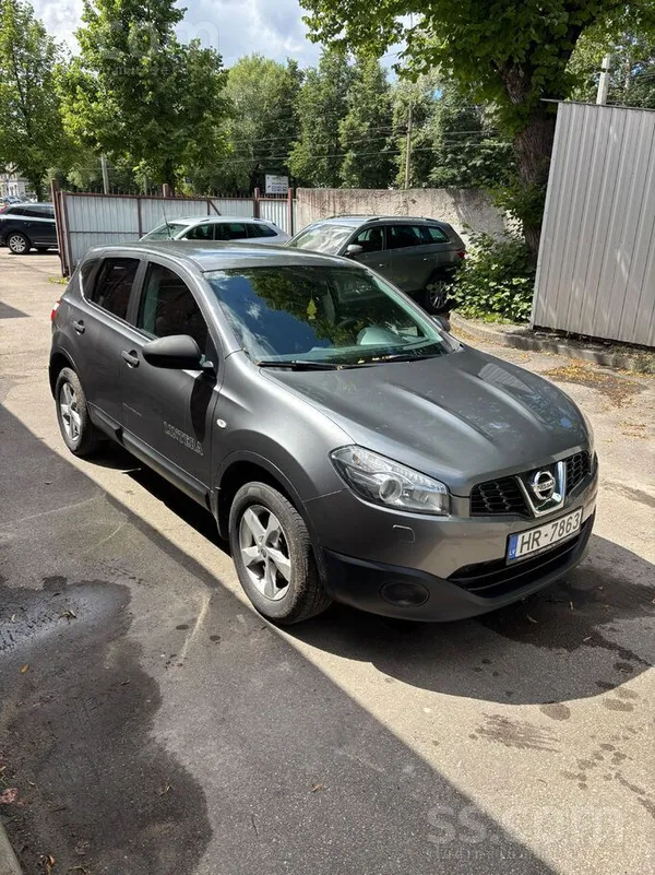 Nissan Uzņēmums pārdod auto. Pvn iekļauts. 