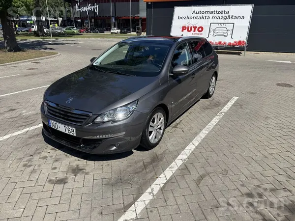 Peugeot Pārdod Peugeot 308 1.2 benzīns ar manuālo kārbu. A