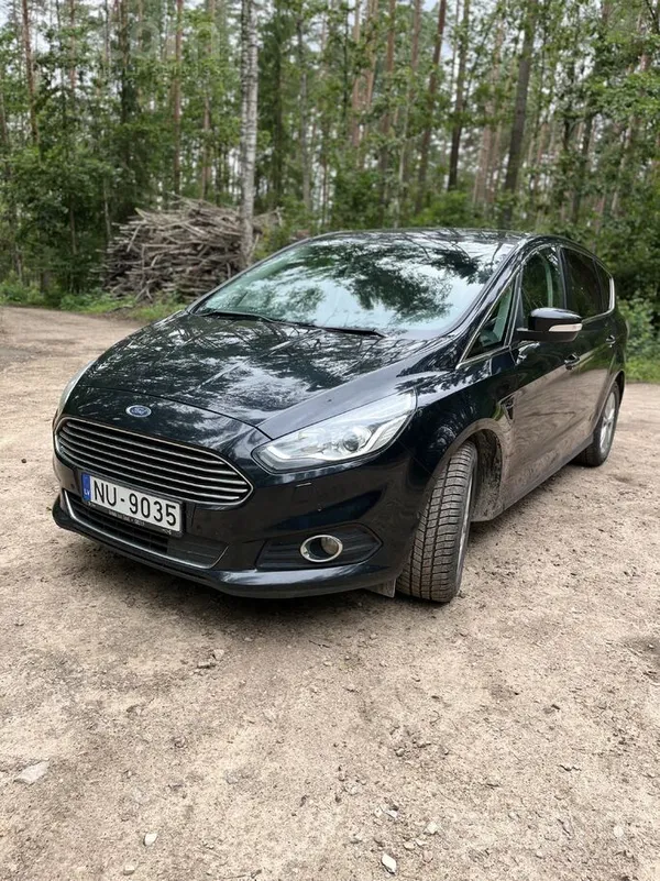 Ford Tiek pārdots plašs, ērts ģimenes auto, teicamā teh