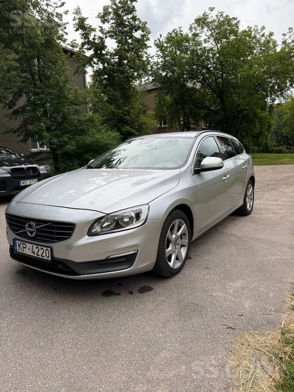 Volvo Продаю Volvo V60 2013 года в хорошем техническом и