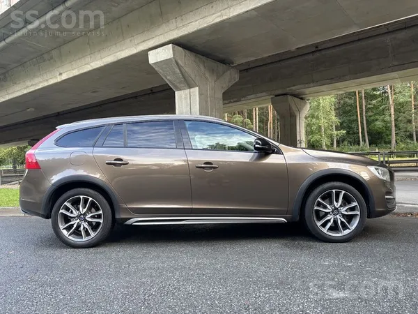 Volvo Pārdodu vai Mainu Volvo V60 “Cross-Country” 2.0 Dī