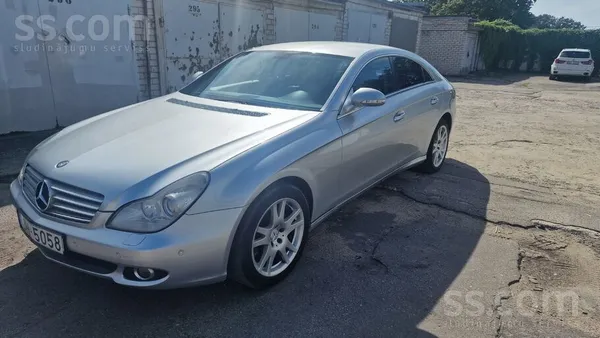 Mercedes Virsbuve bez nevienas rusas piezimem. Karba un dzi