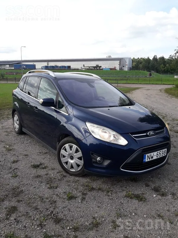 Ford Pārdod Ford C-Max. 1, 6 Dīzelis. Zvanīt. Uz e-past