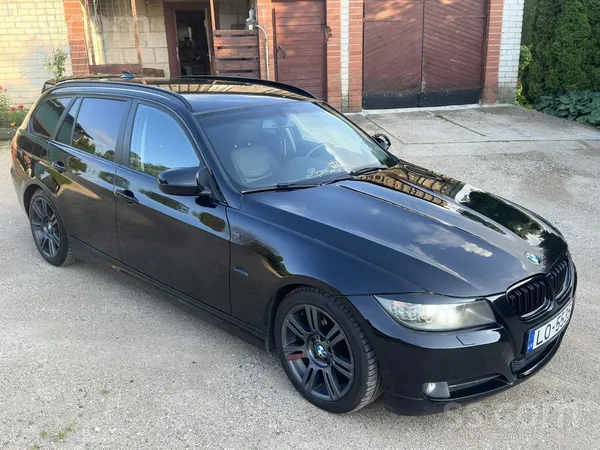 BMW Pārdodu BMW 318d Facelift, 2011. gada.