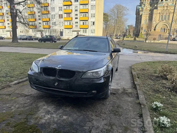 BMW Pārdodu 2009. Gada 520d pēc nelielu avāriju. Autom