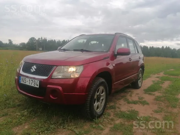 Suzuki Sakarā ar dzīvesvietas maiņu kompaktajam džipiņam 