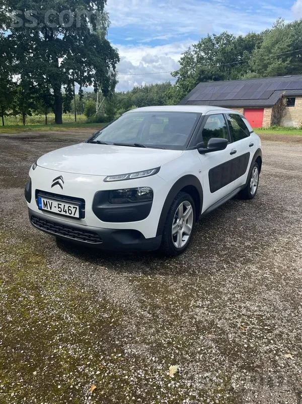 Citroen Pārdodu 2016 gada Citroen C4 Cactus. Mašinai ir 1.