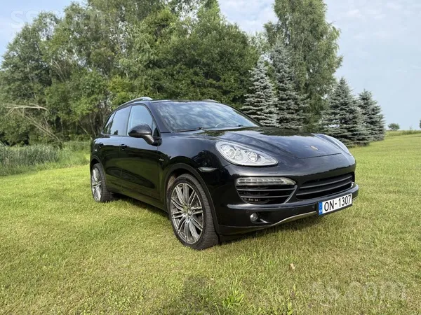 Porsche Ievesta Latvijā, dzīva ar orģinālu nobraukumu.