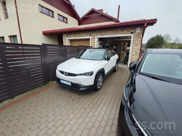 Pienācīgi uzturēts, apkopts elektroauto. 2022.gada otrās puses modelis, jau pēc pirmajiem uzlabojumiem. Ļoti optimāls piepils ...