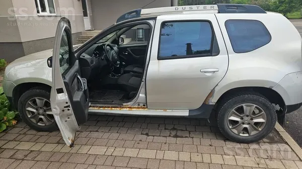 Uzņēmums pārdod Dacia Duster ar 4x4 pilnpiedziņu. Auto pirkts jauns Latvijā, kopts un tehniski uzturēts, ir vizuālais nolieto ...