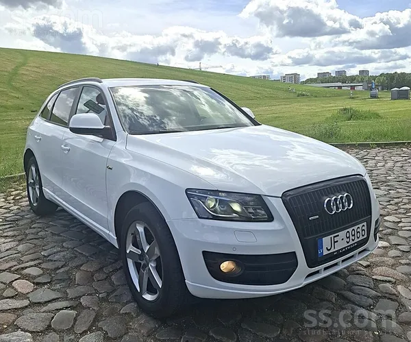 Audi Audi Q5 ar 3.0 litru dīzeļdzinēju un automātisko t