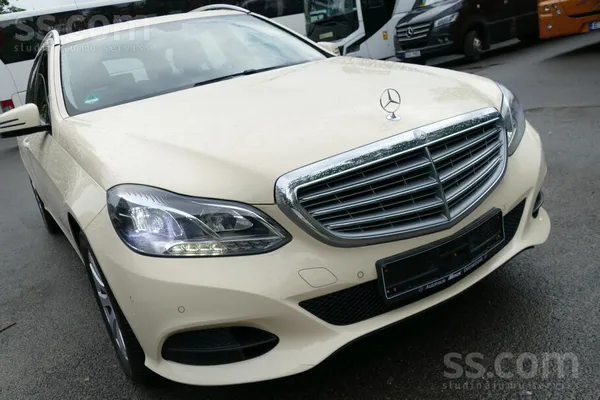 Mercedes Mercedes E 200 Bluetec Kombi (Daimler AG, Vācija).