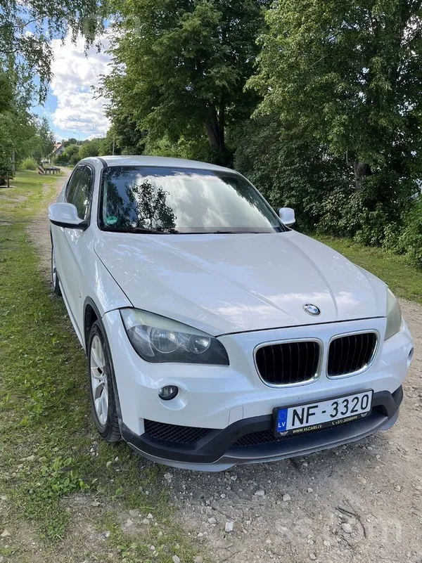 BMW BMW X1 ar X-Drive pilnpiedziņu (4x4) un 2.0L dīzeļ