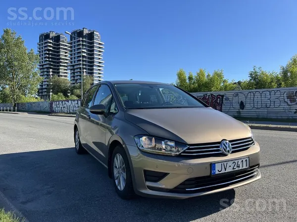 Volkswagen Pārdod Volkswagen Golf Sportsvan - 1, 4 l benzīna 
