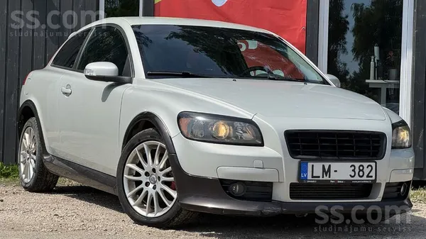 Volvo 1.6D - 4.5 l/100km. Dūmainības koeficients (m-1): 