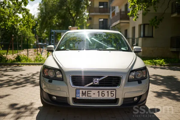 Volvo Pārdodu ekonomisku un uzticamu Volvo C30 labā tehn