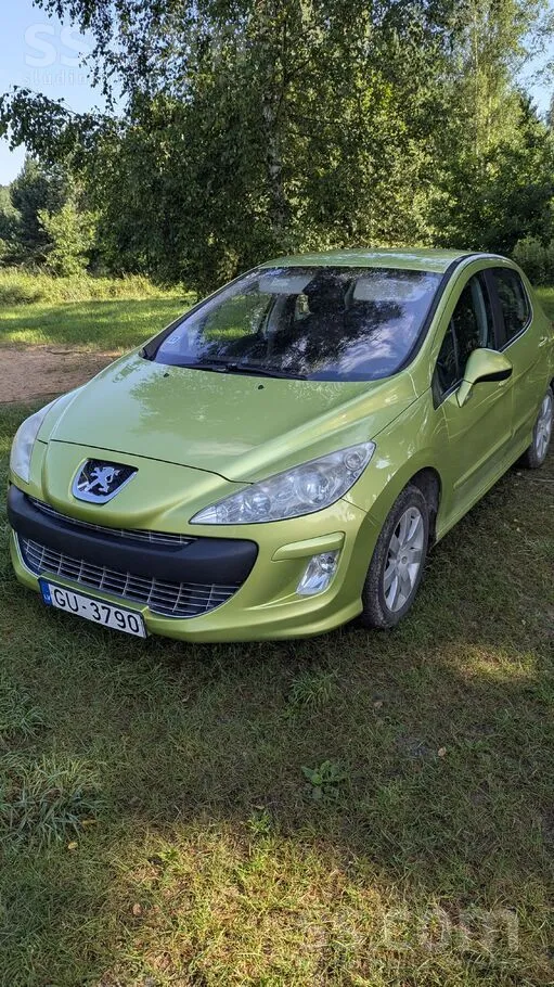 Peugeot Auto tiek pārdots. Labas viss sezonas riepas. Gadu