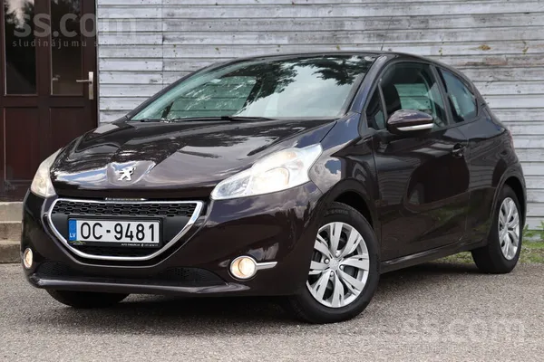 Peugeot Peugeot 208, 1.2i (60Kw / 82Zs) benzīns. Pirmās re