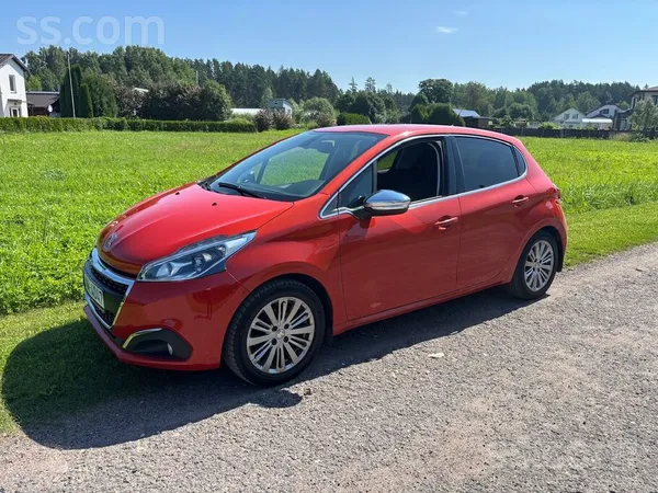 Peugeot Pardod izskatīgu un spilgtu Peugeot 208, benzīna d