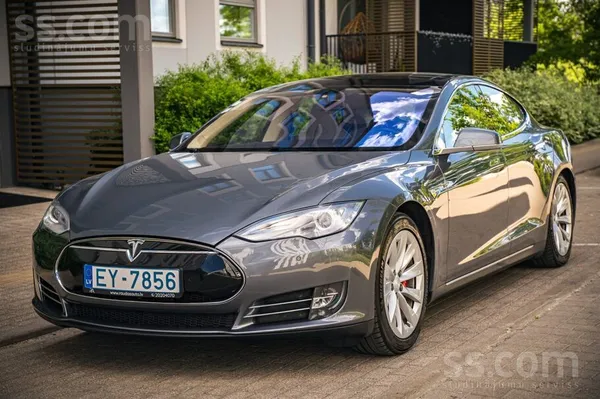 Tesla Pārdod Tesla Model S P85+ Performance Free superch