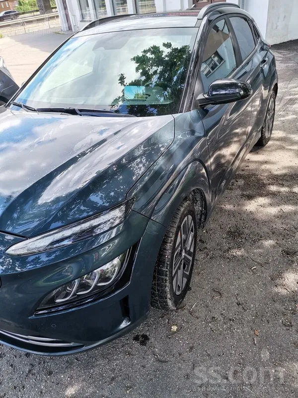 Hyundai Ar lielu akumulatoru 64Kw, kurš lādējas uz 100% un