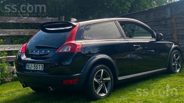 Volvo Tiešām skaists un uzlādēts Volvo C30 (2.4 D, 2009)