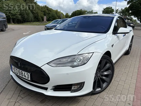 Tesla Pārdod Tesla Model S 60 – teicamā tehniskā un vizu