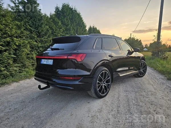 Audi Pārdodu Audi E-Tron 50 Quattro (230 kW / 313zs). M