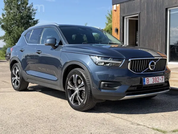Volvo Xc40 Recharge Plug-In (benzīns -elektrība). 
Pieejama garantija 36 mē