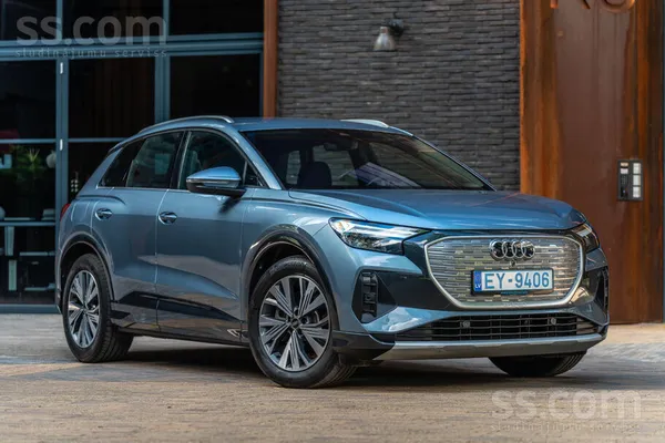 Audi Ekii I Audi Q4 50 e-tron quattro I Hud I Sonos I S