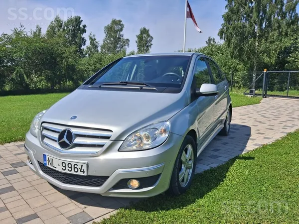 Mercedes Pārdodu koptu ģimenes auto. 2.0 dīzelis 80 kW ar a