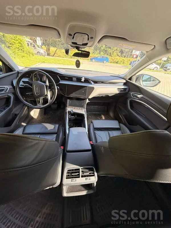 Audi Sportback. Idealā stāvoklī. pārdodam bez numura. r
