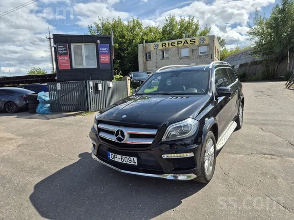 Mercedes Mercedes Benz GL 350 7 Vietas Amg Line 3.0l dīzeli