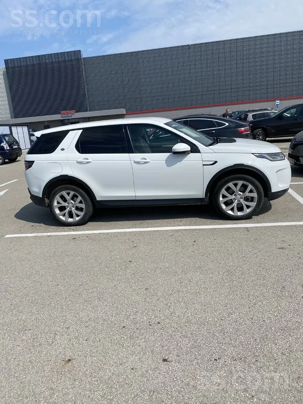 Land-Rover Pārdodu stilīgu Land Rover Discovery Sport , ir ie