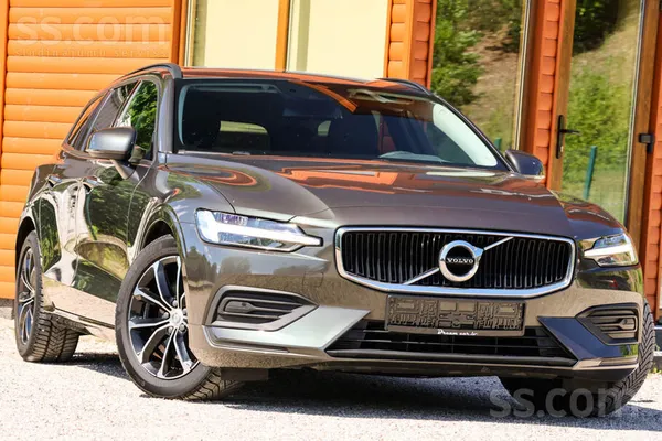 Volvo 2.0B3 - 163zs. Benzīns. Ādas salons, Kamera, sēdek